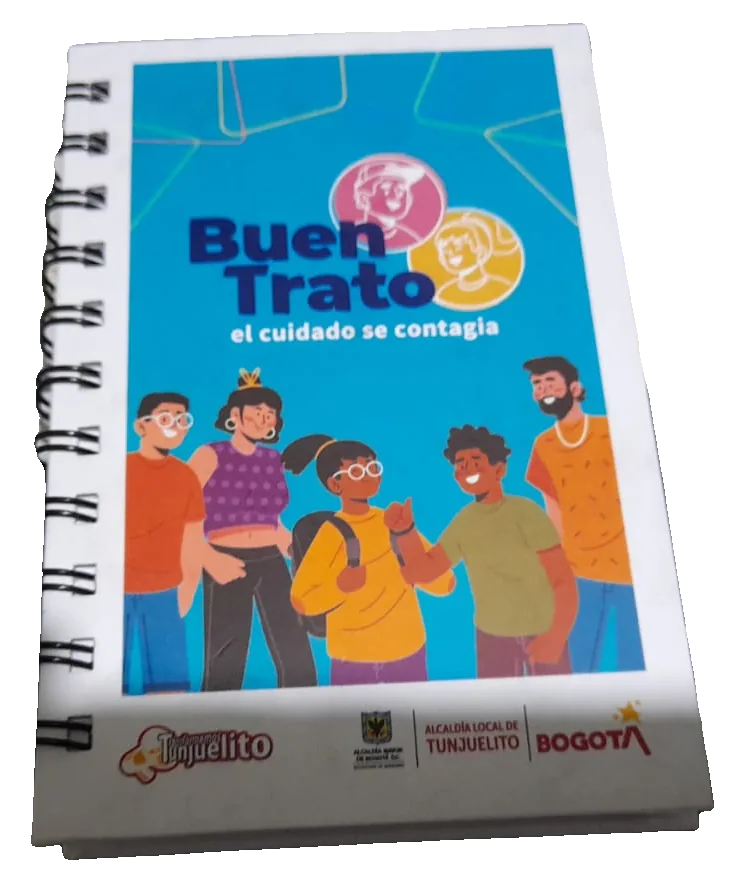 Cuaderno argollado con portada ilustrada