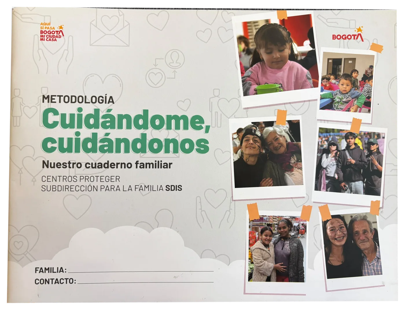Cuaderno familiar con collage fotográfico